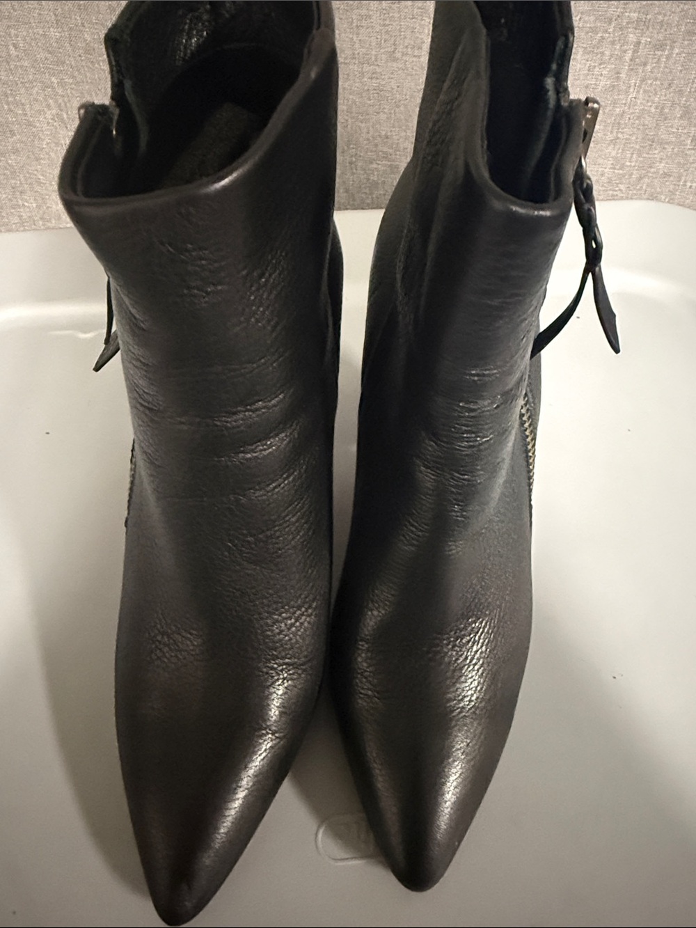 Splendid Women’s Black Leather Pointed Toe Ankle Boot with Side Zip - Picture 4 of 7